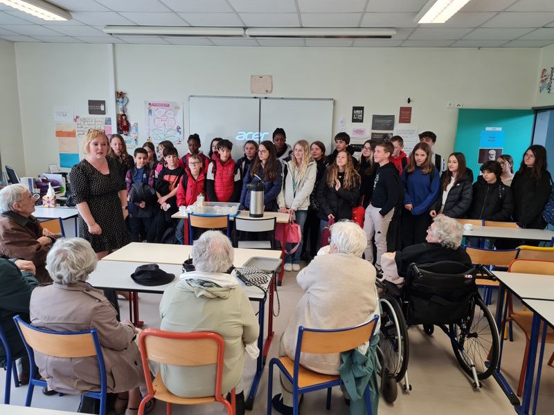 Projet intergénérationnel : échange épistolaire seniors-collégiens